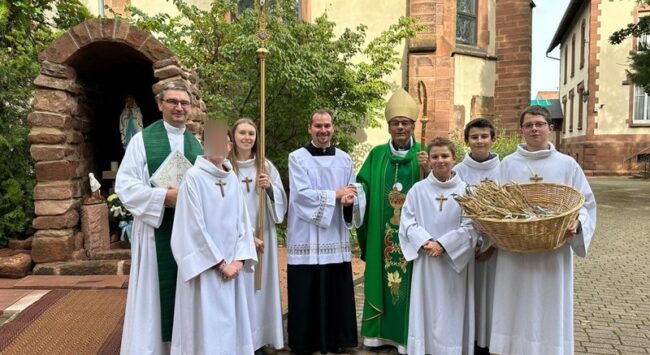 Messe des familles et fête des récoltes présidée par Mgr Christian KRATZ - Pfaffenhoffen 2024.10.13 - Paroisses Sainte Thérèse de l'Enfant Jésus Val de Moder - Thomas Schmitt Messe des familles et fête des récoltes présidée par Mgr Christian KRATZ - Pfaffenhoffen 2024.10.13 - Paroisses Sainte Thérèse de l'Enfant Jésus Val de Moder - Thomas Schmitt