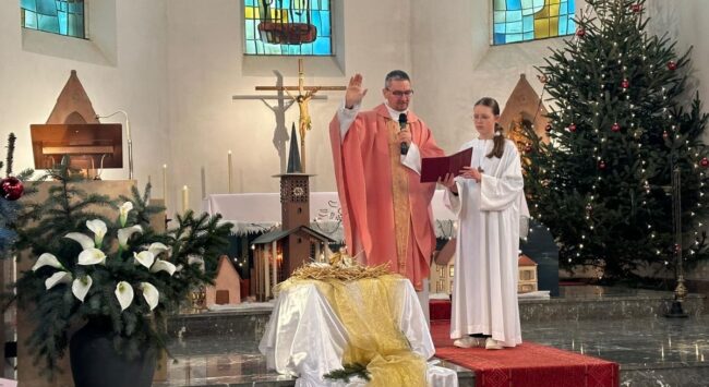 Messe et Bénédiction de Enfants Jésus - Kindwiller 2024.12.15 - Paroisses Sainte Thérèse de l'Enfant Jésus Val de Moder - Thomas Schmitt Messe et Bénédiction de Enfants Jésus - Kindwiller 2024.12.15 - Paroisses Sainte Thérèse de l'Enfant Jésus Val de Moder - Thomas Schmitt