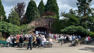 Lire la suite à propos de l’article Week-end festif à la grotte d&rsquo;Uberach avec la présence des motardes et motards – 13 + 14 Juin 2026 –